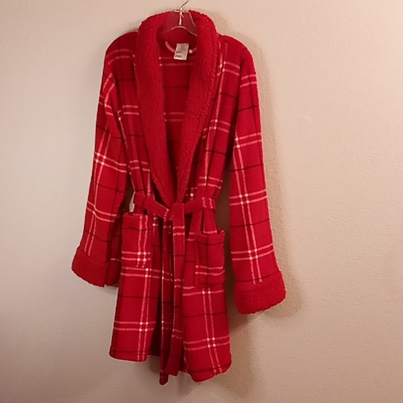 Martha Stewart Other - MARTHA STEWART Plush ONE SIZE red-white-black colors  (B3)